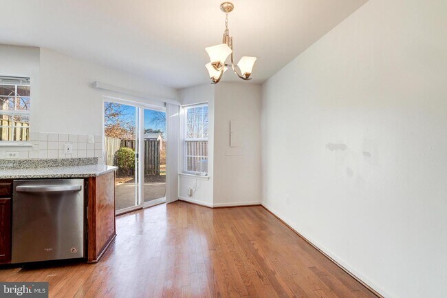 Building Photo - 22148 Trailside Square
