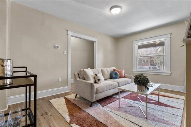 Building Photo - 6517 Dean St