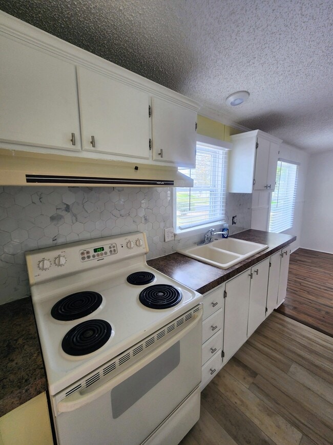 Foto del edificio - 10322 Andre Blvd