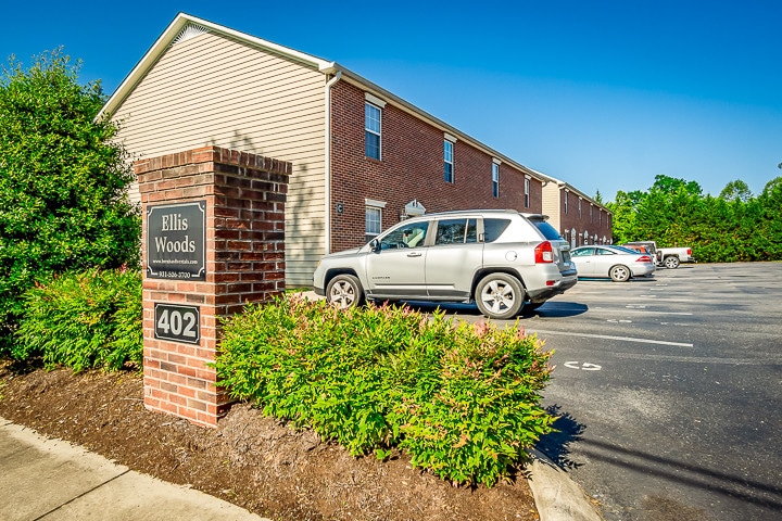 Primary Photo - 350 Ellis Ave