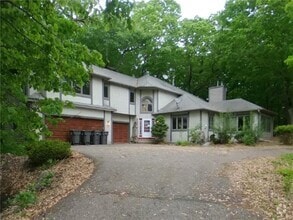 Building Photo - 16740 N Manor Rd