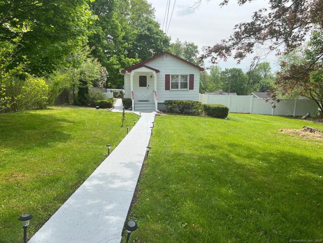 5 Ansonia Rd, New Fairfield, CT 06812 House Rental in New Fairfield