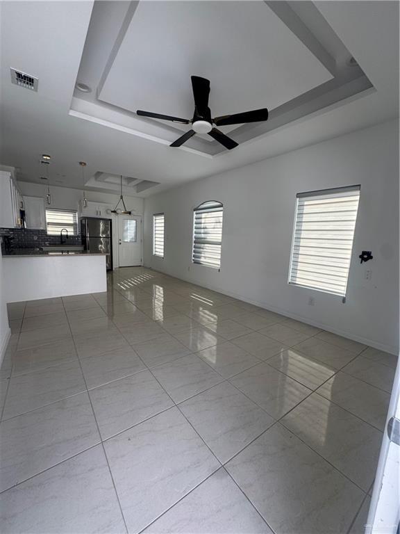 Foto del edificio - 11 W Woodson Dr