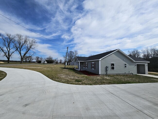 Building Photo - 1021 Oberry Rd