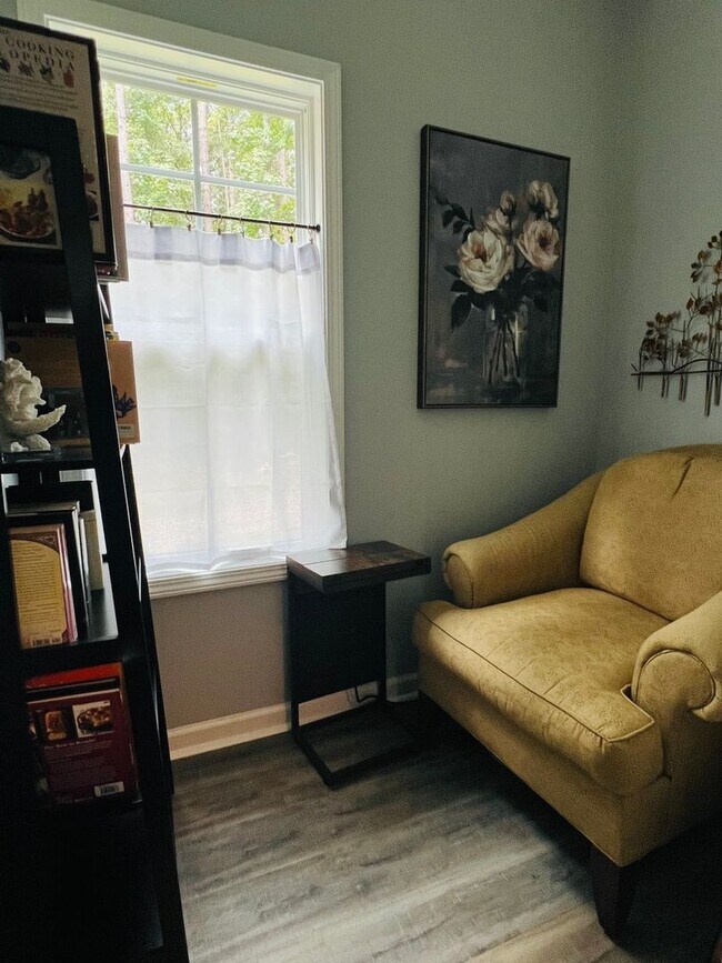 Building Photo - Charming 3BR/2.5BA House in Chattahoochee ...