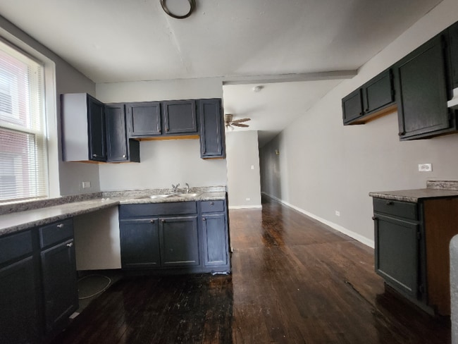 Building Photo - 5903 W Huron St