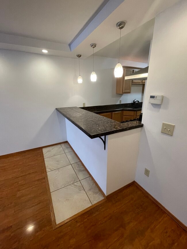 Breakfast Bar - 4155 W Rivers Edge Cir