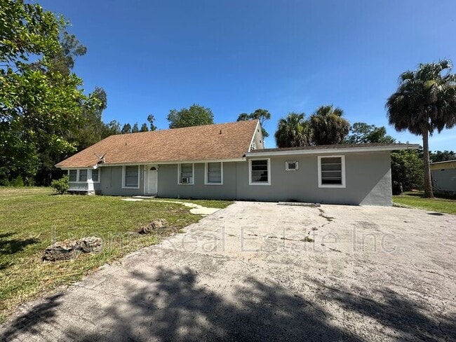 Building Photo - 2210 Cantor Ln