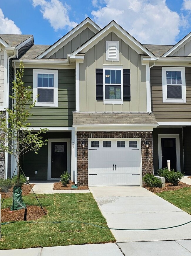 Building Photo - 6031 Rizer Dr