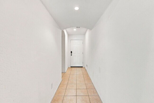 Foto del edificio - 521 W Angus Rd