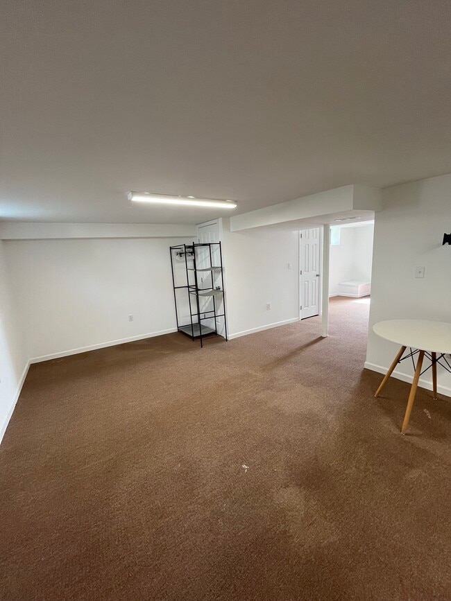 Building Photo - 7 Volz Ave