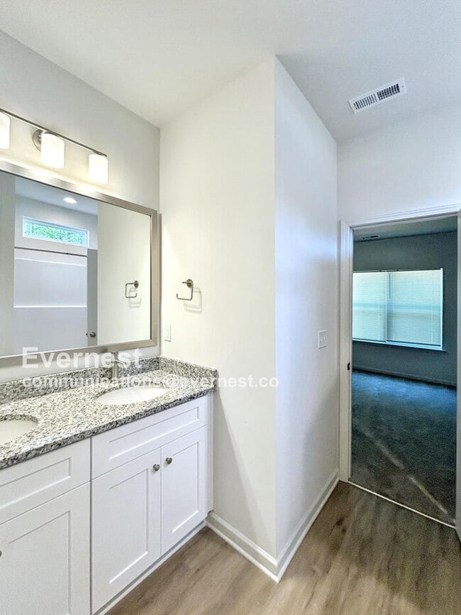 Foto del edificio - 523 E Robinson St