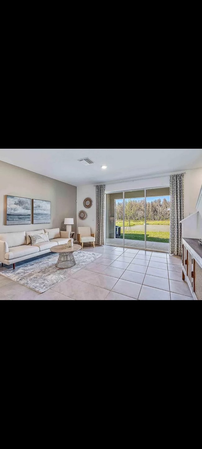 Foto del edificio - 32952 Tulip Petal Ln