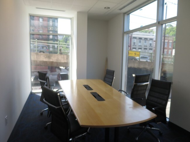 Building Photo - 1701 Park Ave