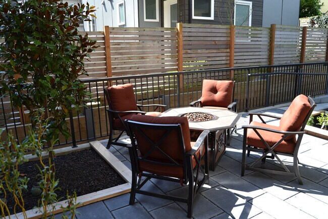 Common Area - 221 23rd Ave E