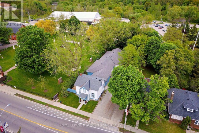 Building Photo - 307B QUEEN STREET S