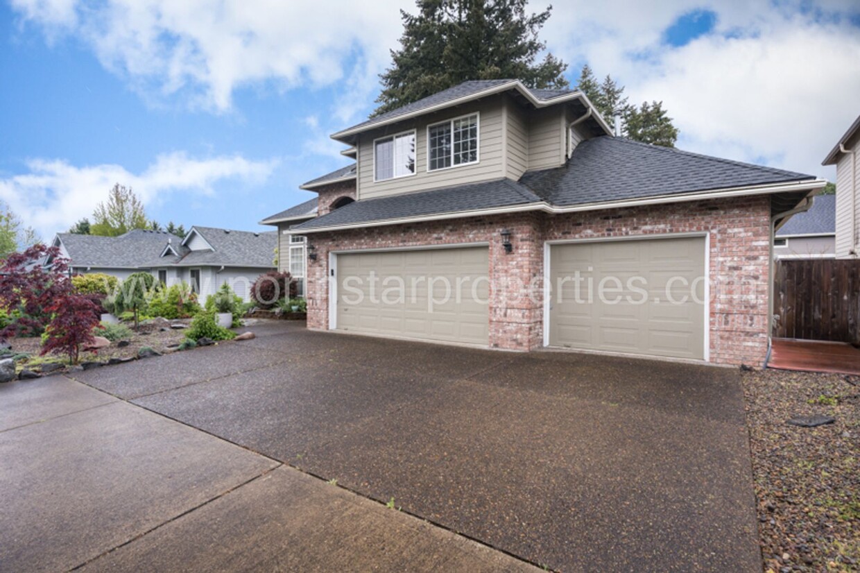 Foto principal - Beautiful Spacious Home in Tigard