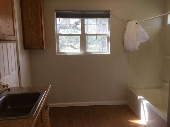 Building Photo - 5570 Old Olive Hwy