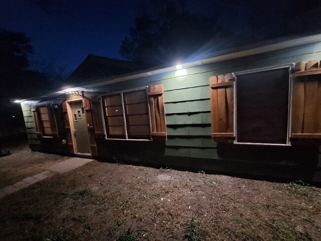 Foto del edificio - 2641 Leone Dr N