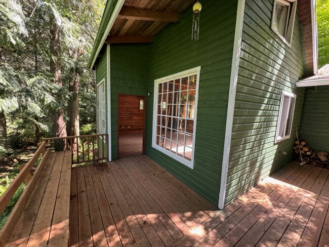 Foto del edificio - 4203 Thunder Ln