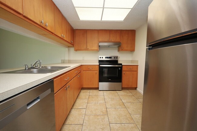 Building Photo - 1307 Baytree Dr
