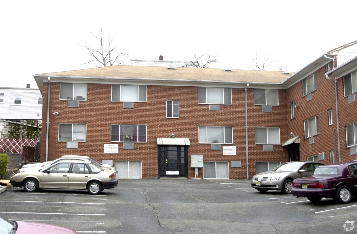 Building Photo - 98 Mills Rd