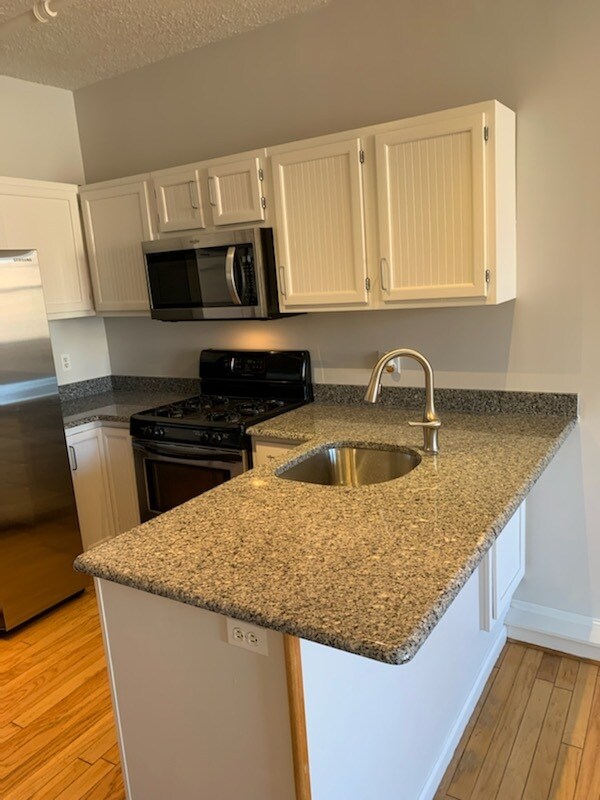 46 Washington St Unit 404, Haverhill, MA 01832 Condo for Rent in