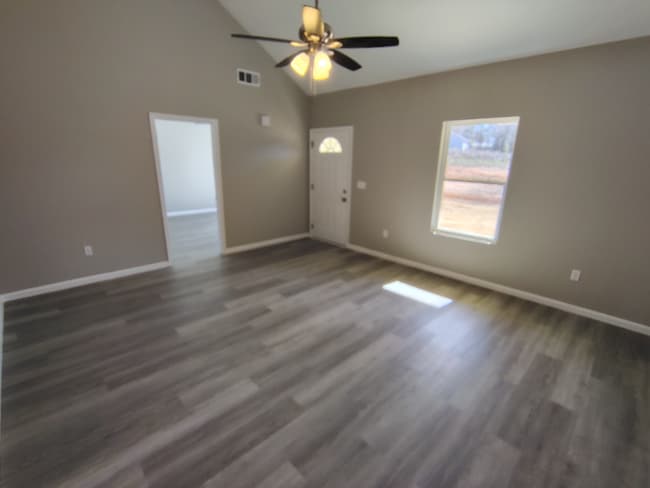 Building Photo - 18 lyla Ln