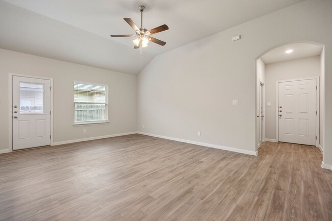 Building Photo - Brand New in New Braunfels!!!