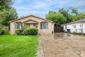 Building Photo - 4446 Castor St