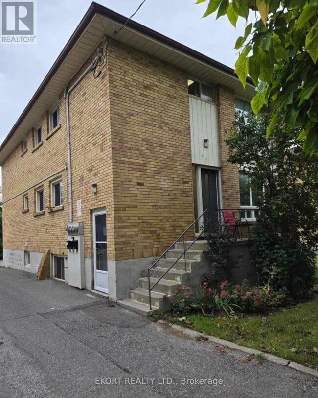 Building Photo - 65 Stanley St