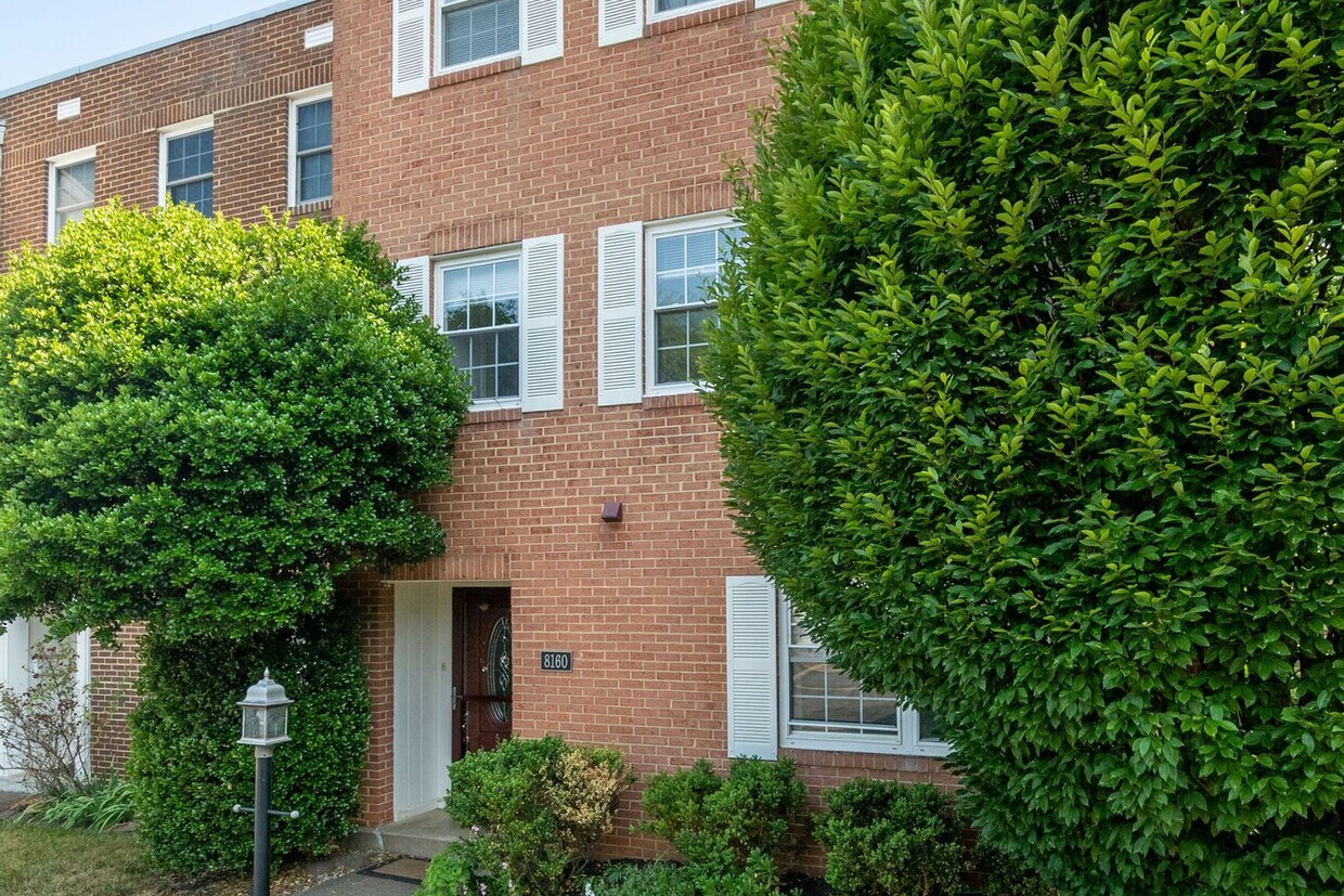 Foto principal - 8160 Electric Ave, Vienna, Va 22182