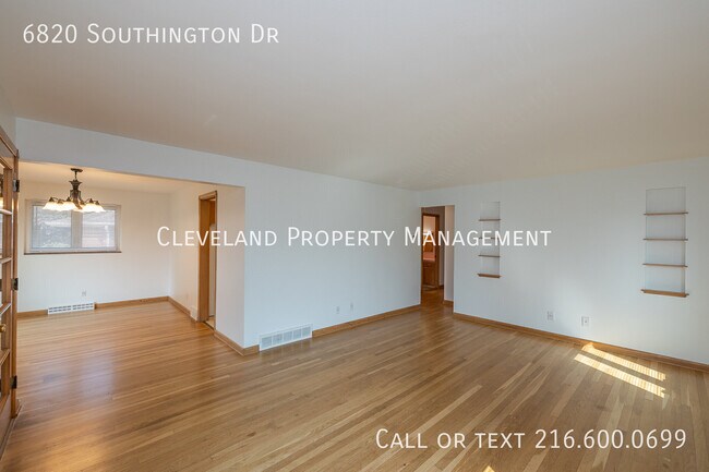 Foto del edificio - 6820 Southington Dr