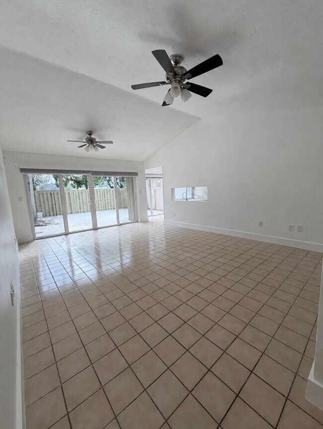 Foto del edificio - 12014 SW 110th Street Cir E