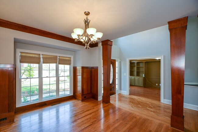 Building Photo - 11385 Quailbrook Chase