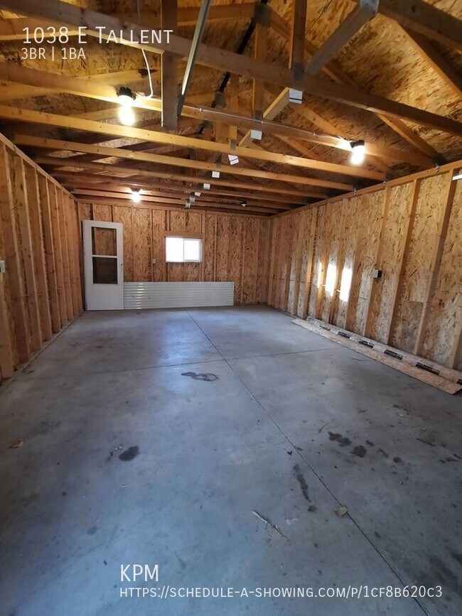 Building Photo - 1038 E Tallent-