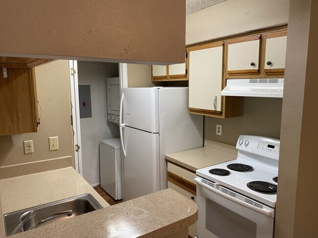 Foto del edificio - Modern 1-Bedroom Apartment with Amenities in Altamonte Springs