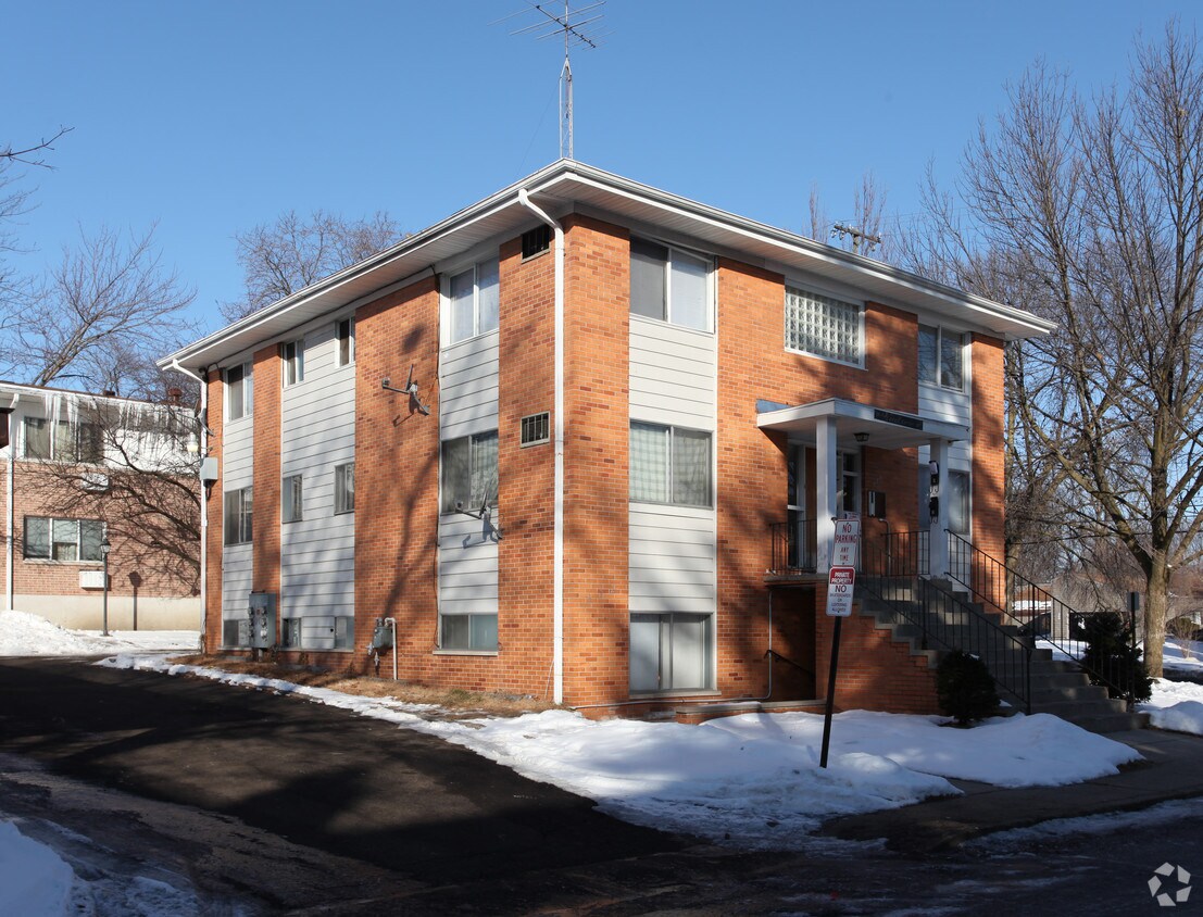 322 Homecrest Rd, Jackson, MI 49201 Apartments in Jackson, MI