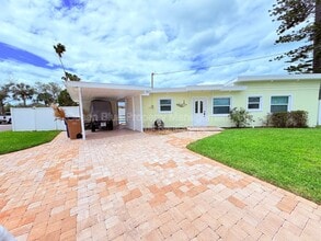 Building Photo - 1000 Bay Pine Blvd