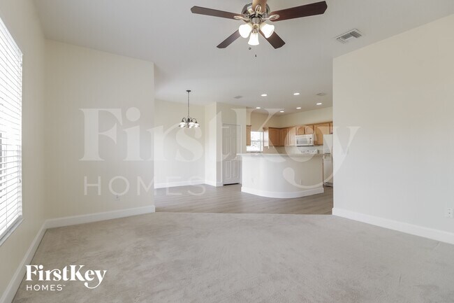 Building Photo - 12353 Accipiter Dr