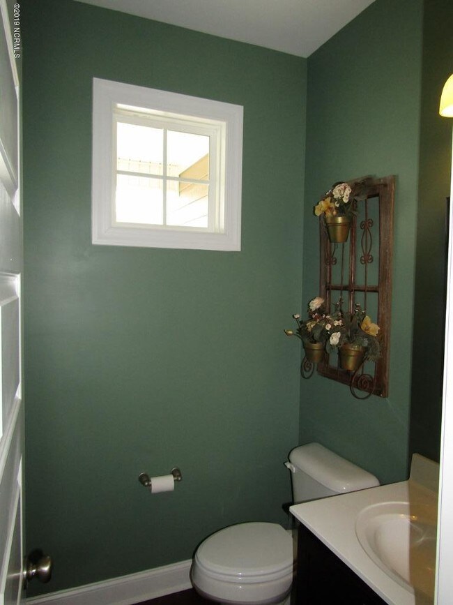 Building Photo - 208 Abaco Dr W