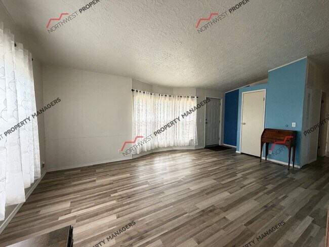 Foto del edificio - 8632 180th Way SW