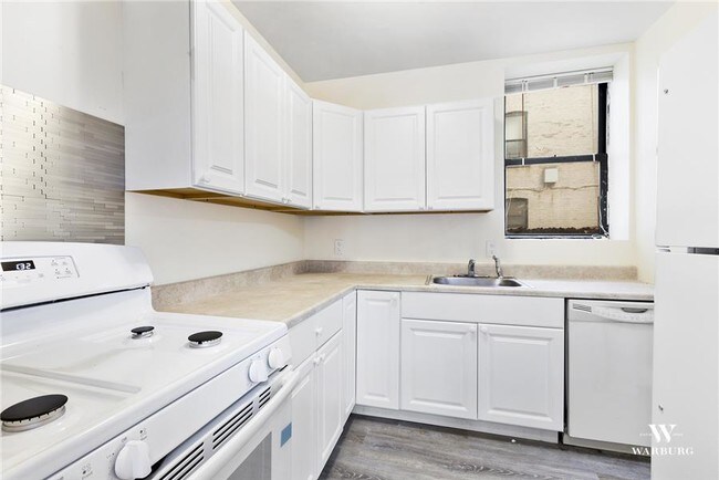Foto del edificio - 482 E 9th St