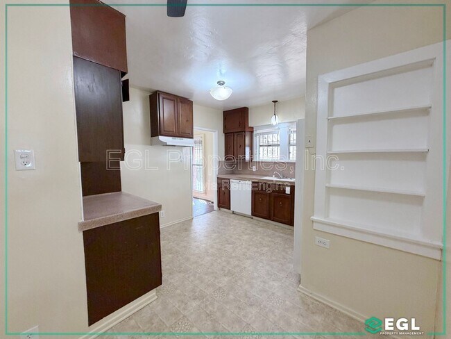 Foto del edificio - 4861 W 23rd St