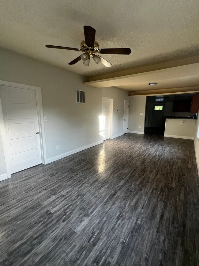 Foto del edificio - 5405 Quintana St