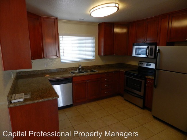 Building Photo - 3 br, 2 bath Apartment - 1440 Oakdale #4