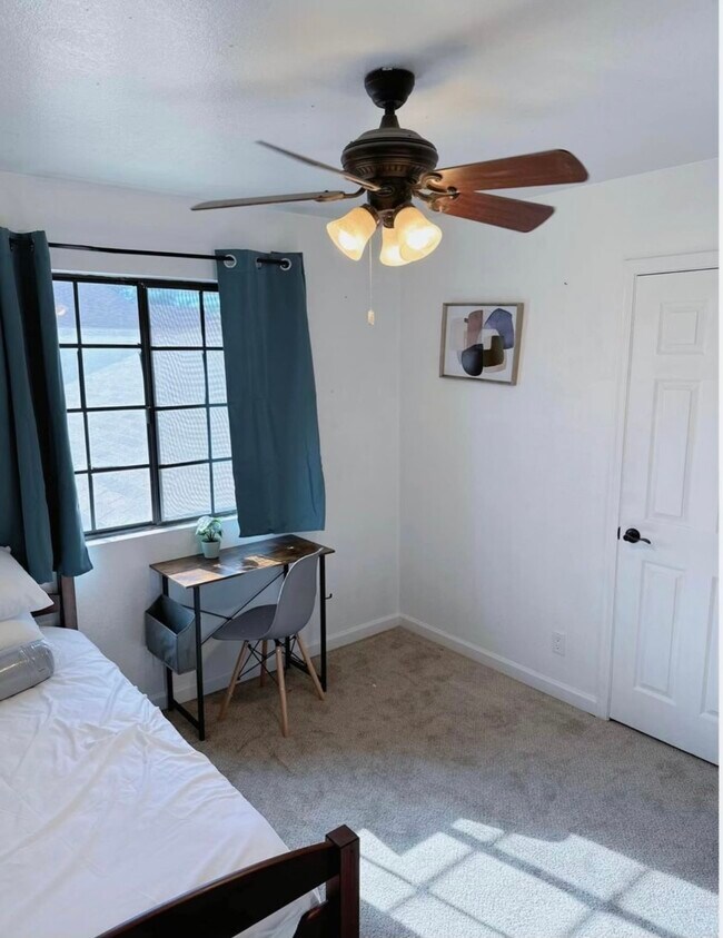 Foto del edificio - 5018 E Downing St