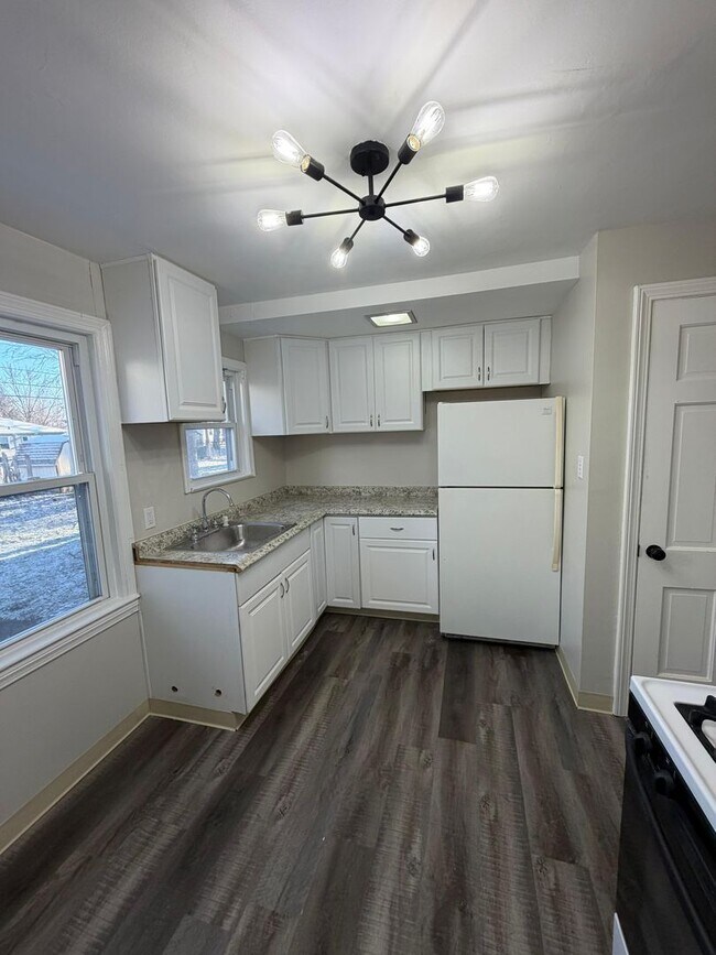 Building Photo - Updated 3-Bedroom Home in Lyndhurst Schools | Yard + Garage