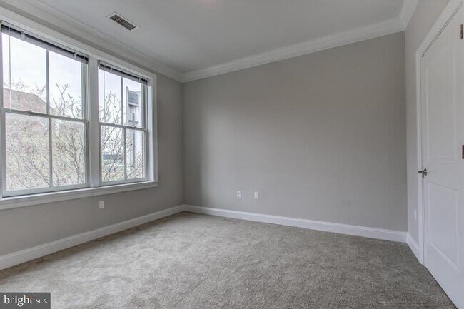 Foto del edificio - 1210 R St NW