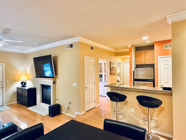 Foto del edificio - 2400 McCue Rd